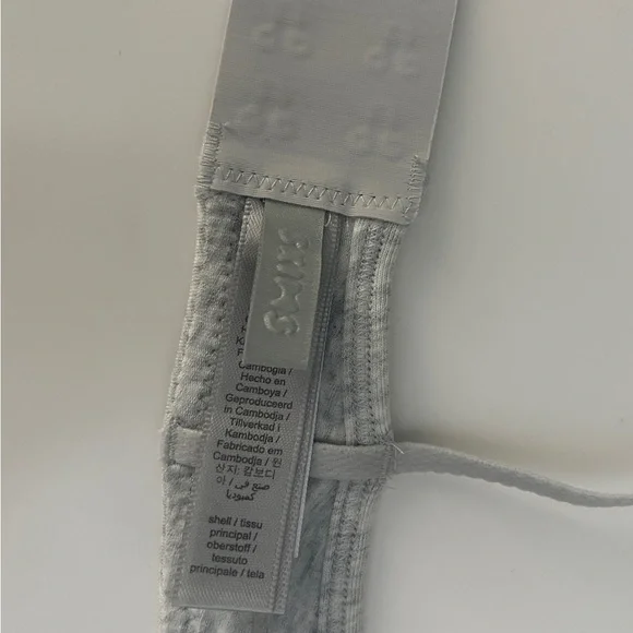 Light Gray Skims everyday Underwire Bra - Picture 3 of 4